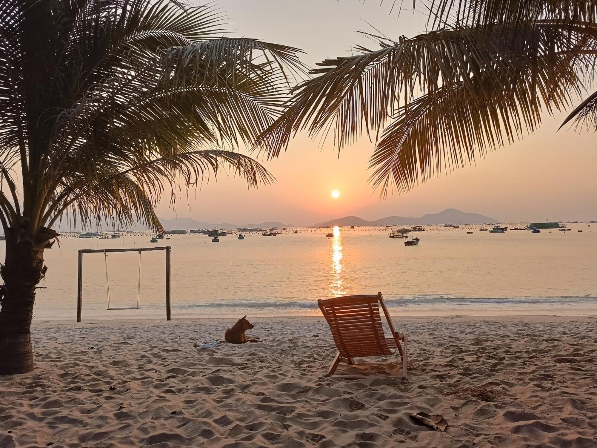 Hotel The Sunrise Anh Tu Cam Ranh Exterior foto